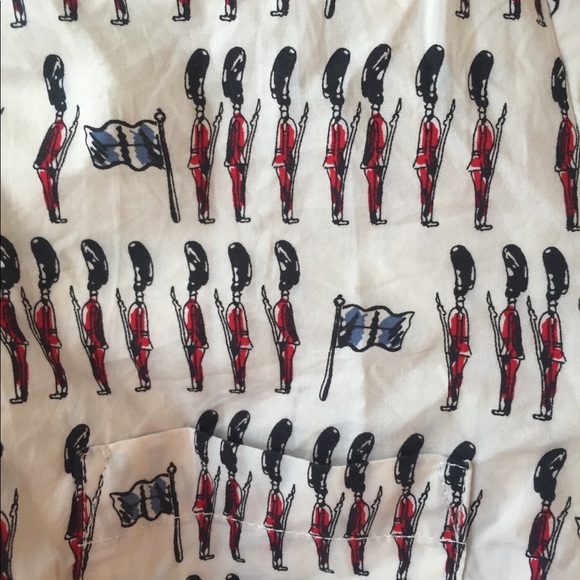 Boden British Guard Button-Up - Picture 3 of 4